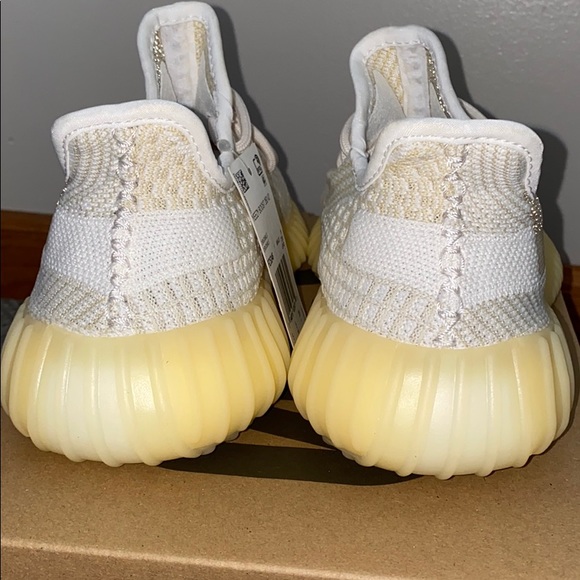 Yeezy Boost 350 V2 - Picture 9 of 12